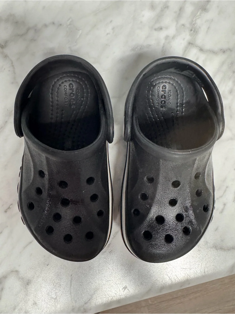 CROCS C7 - like new! Kids Black Clog Sandals with White Trim